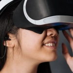 VR-очки как инструмент экономии на развлечениях и образовании